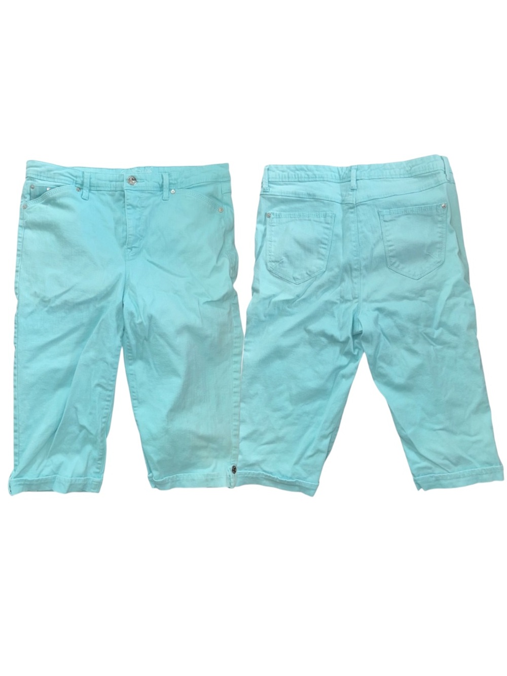Gloria Vanderbilt Light Blue Women's Bermudas